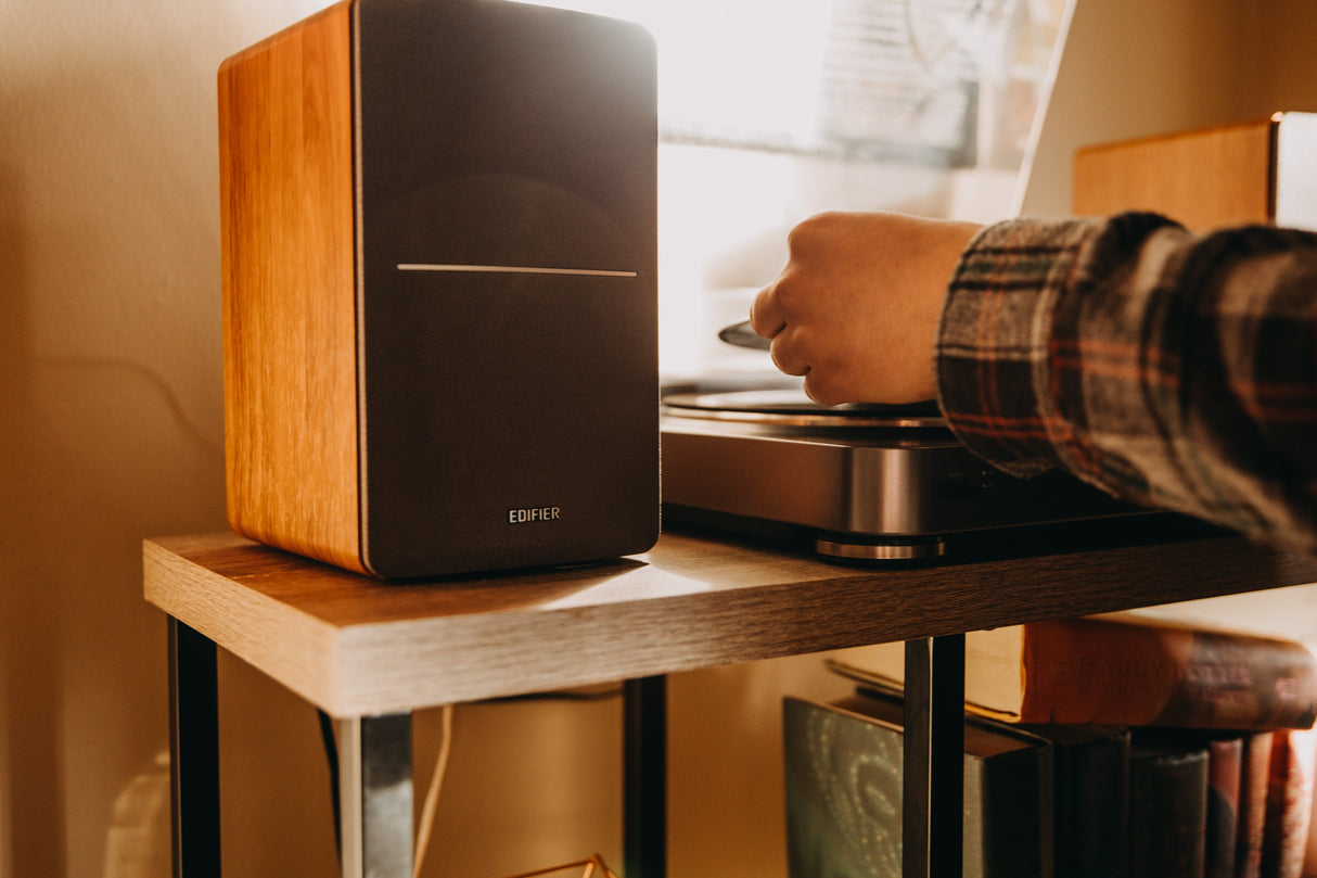 Edifier R1280DB - Powerful Bookshelf Speakers (brown)