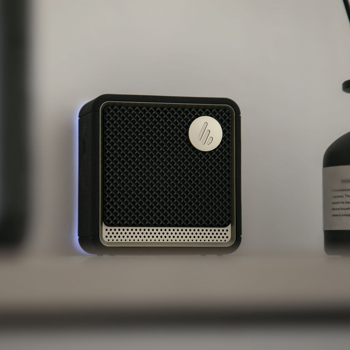 Edifier ES20 - Portable Bluetooth Speaker Black